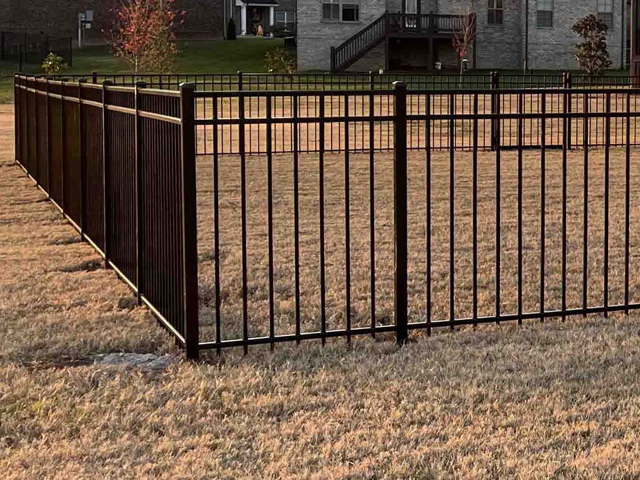 Southern Kentucky & Middle Tennessee commercial aluminum fence contractor