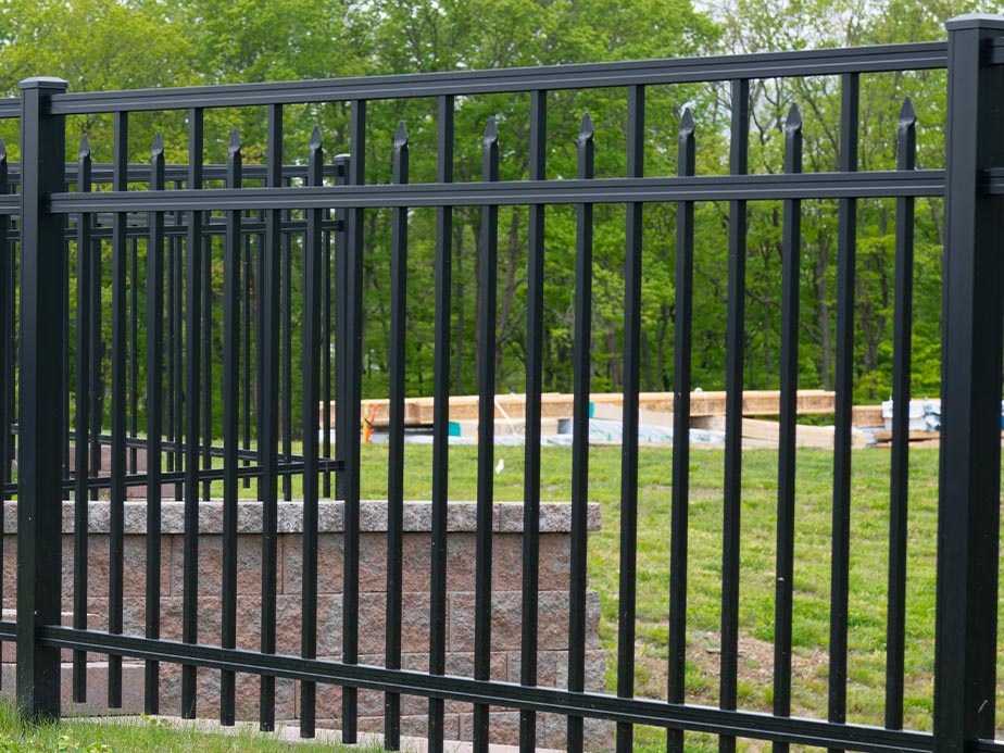 Southern Kentucky & Middle Tennessee residential ornamental steel fence installation contractor