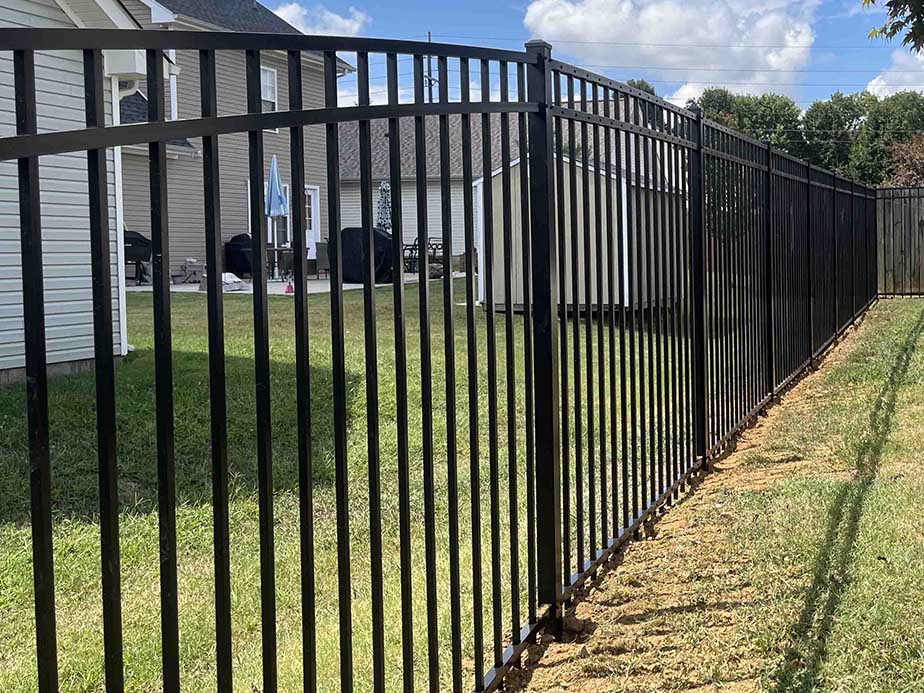 aluminum fence Clarksville Tennessee