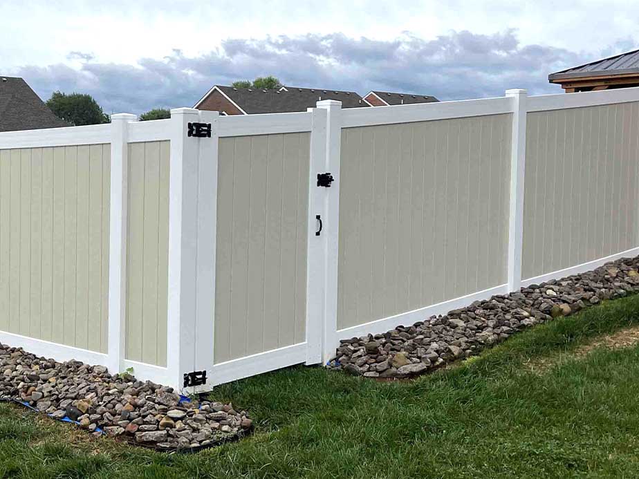 Gallatin Tennessee vinyl privacy fencing