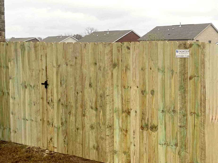 Hendersonville TN stockade style wood fence